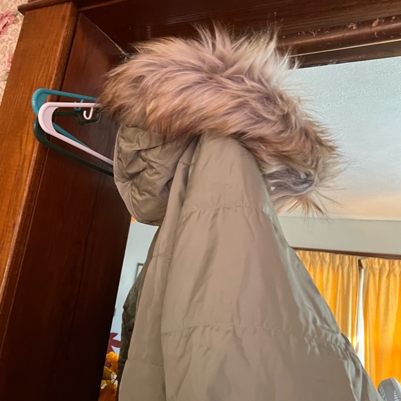 Brand new with tags, sage green Torrid winter coat. Size 6. Mid length coat. - Picture 5 of 6